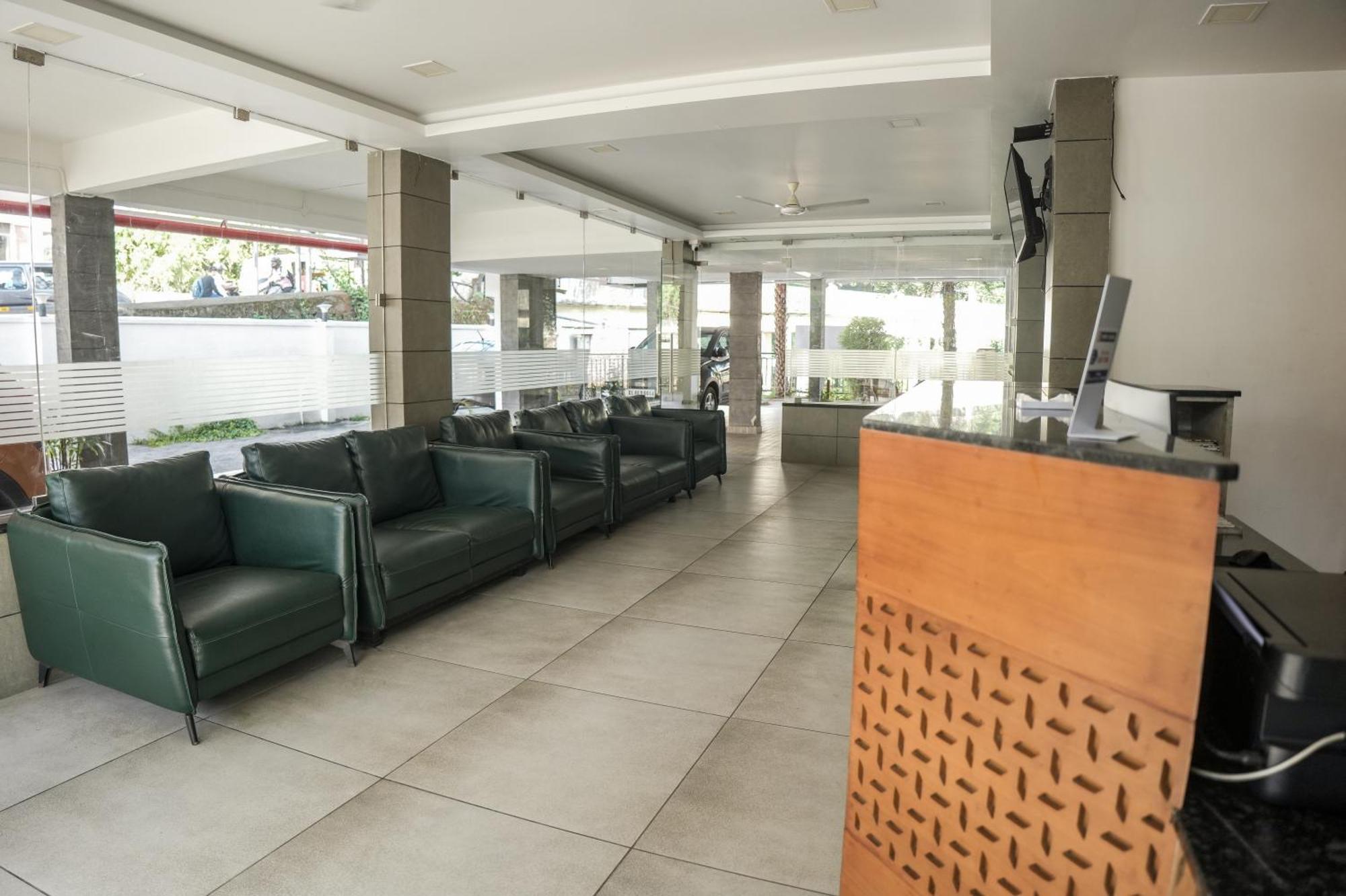 Hotel Lets Stay Kochi Exterior photo