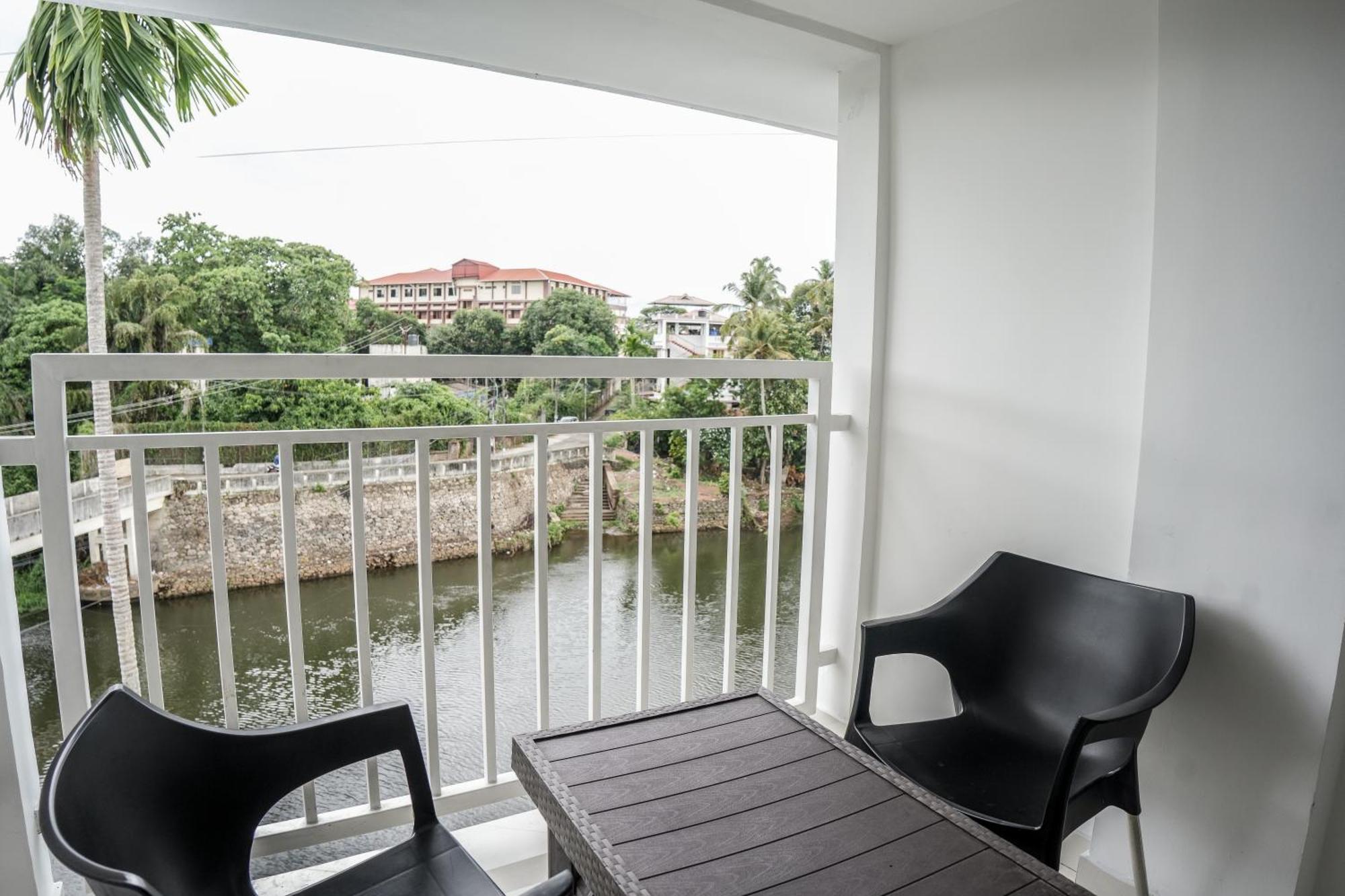 Hotel Lets Stay Kochi Exterior photo