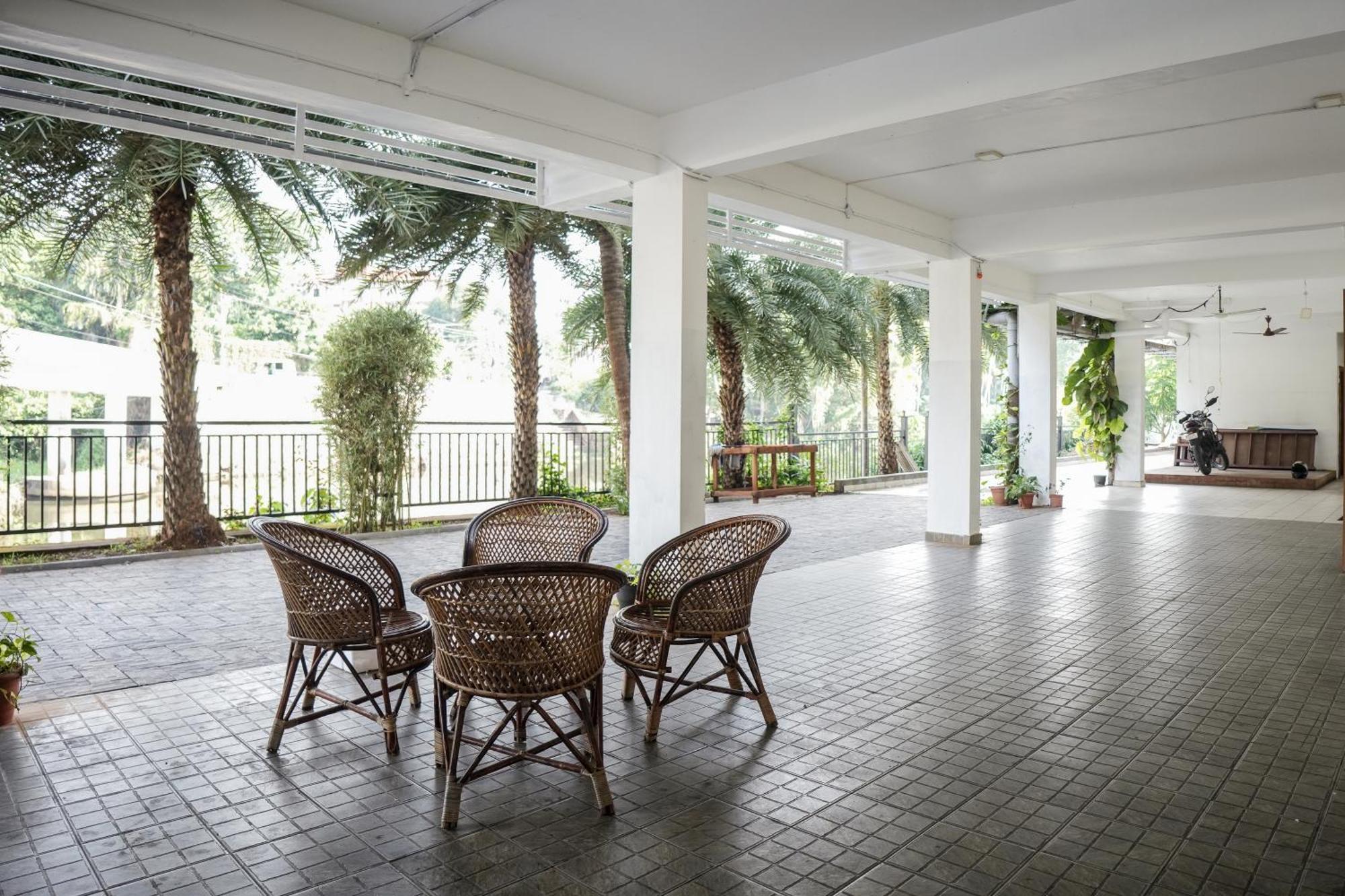 Hotel Lets Stay Kochi Exterior photo