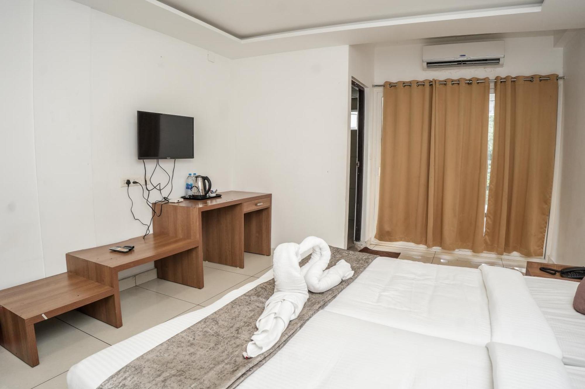 Hotel Lets Stay Kochi Exterior photo