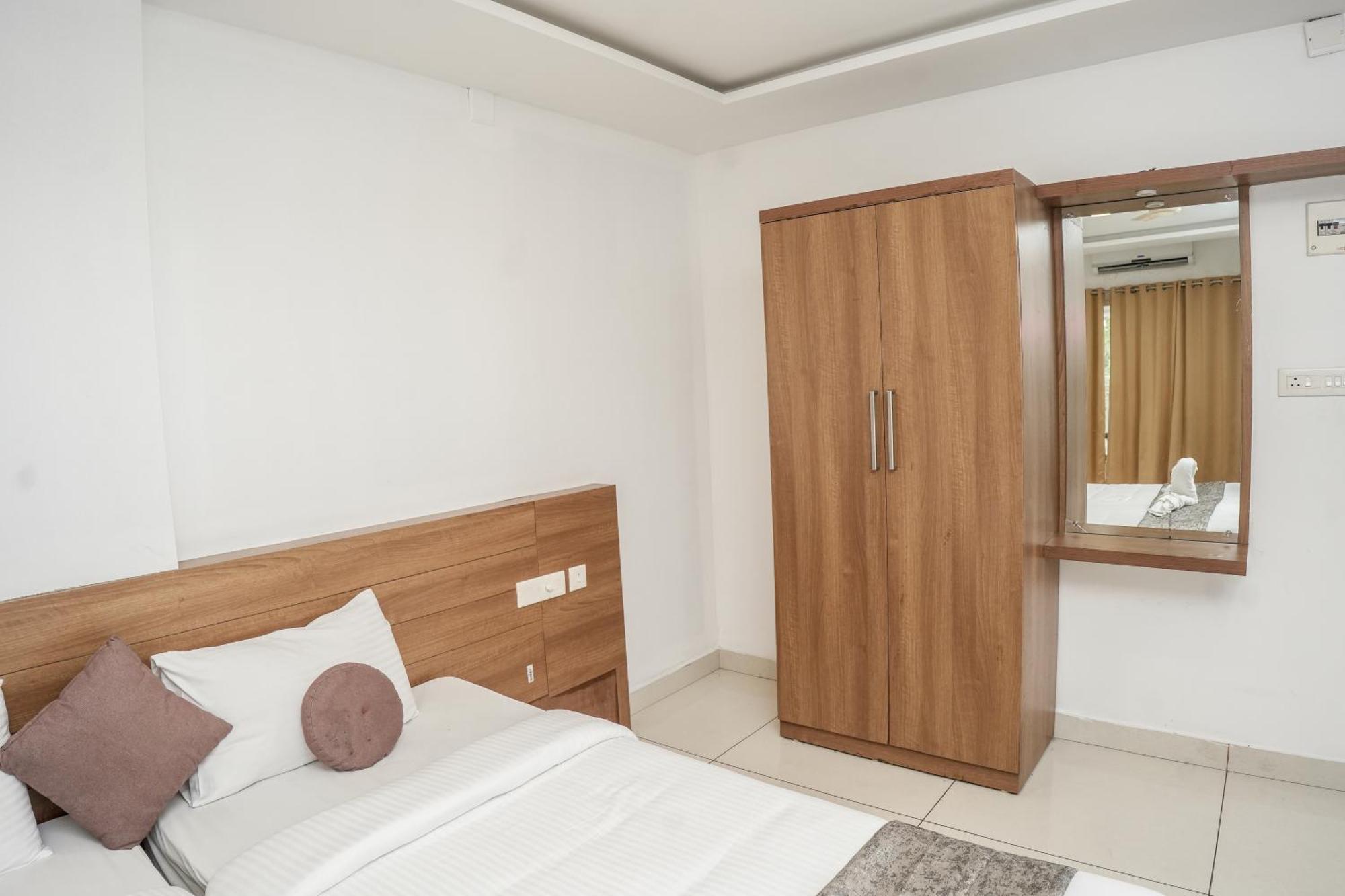 Hotel Lets Stay Kochi Exterior photo