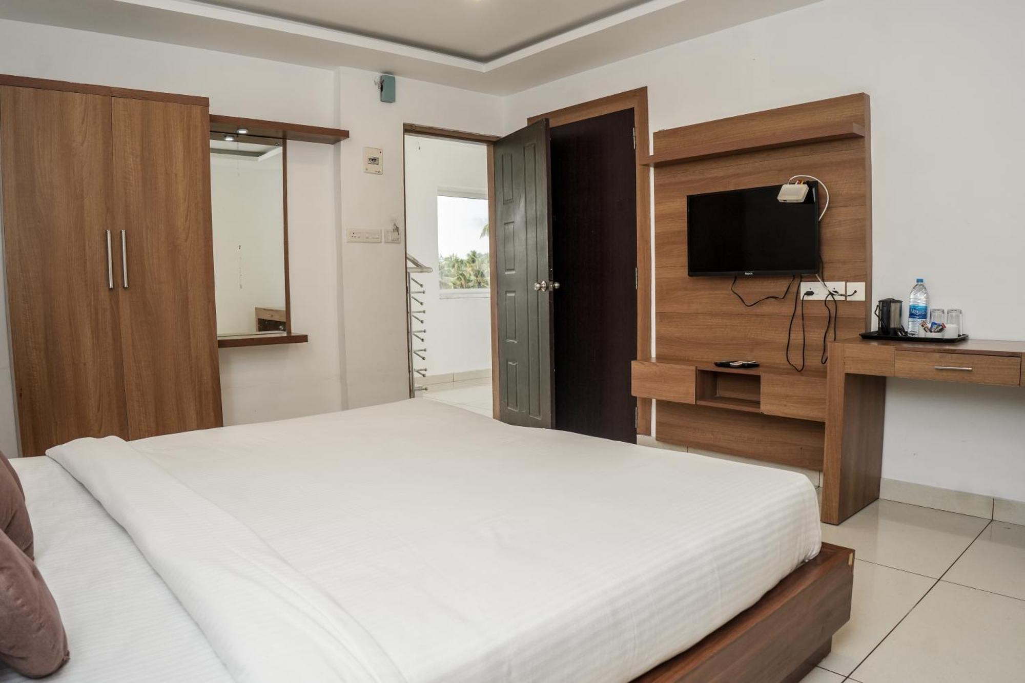 Hotel Lets Stay Kochi Exterior photo
