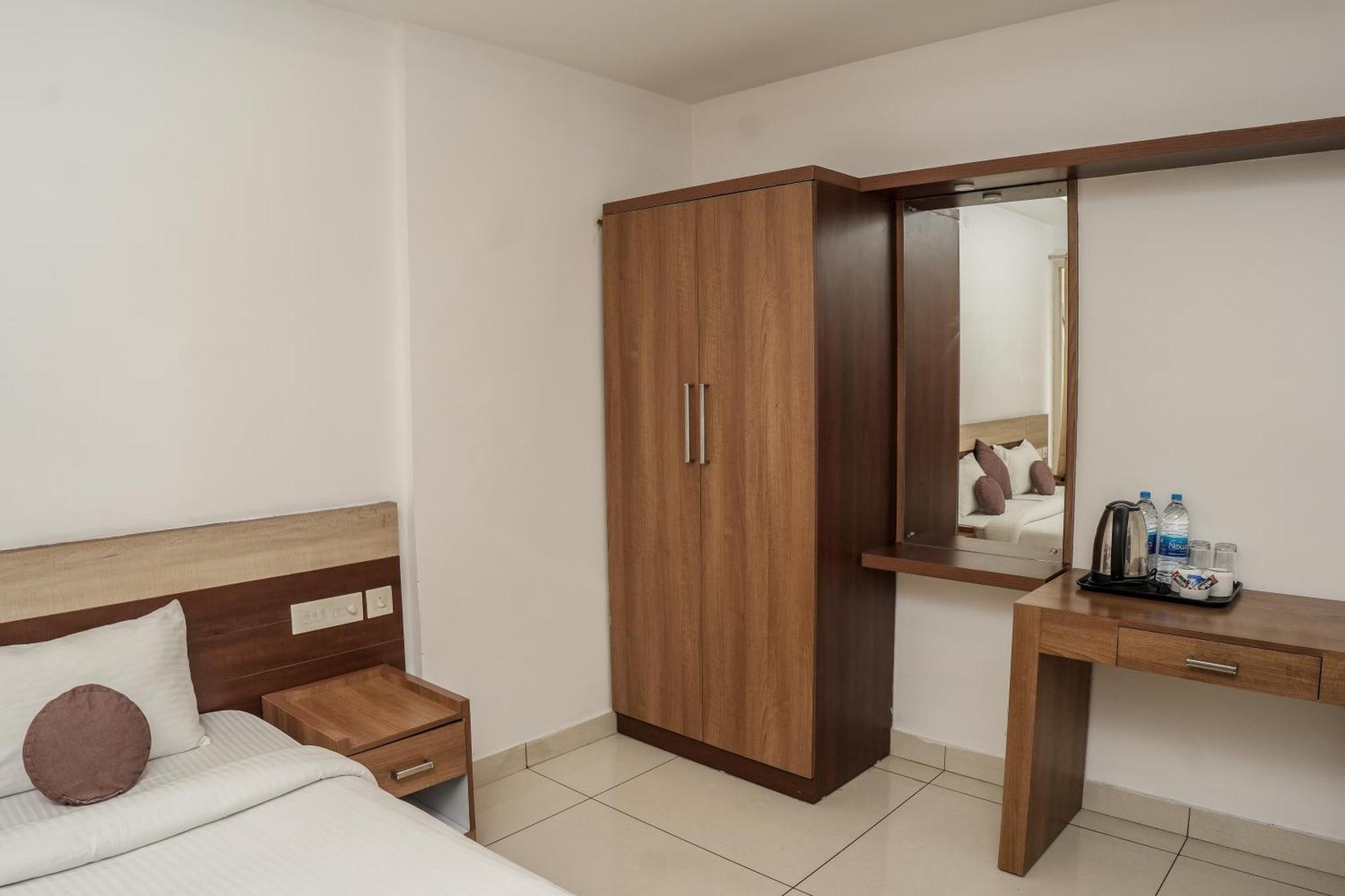 Hotel Lets Stay Kochi Exterior photo
