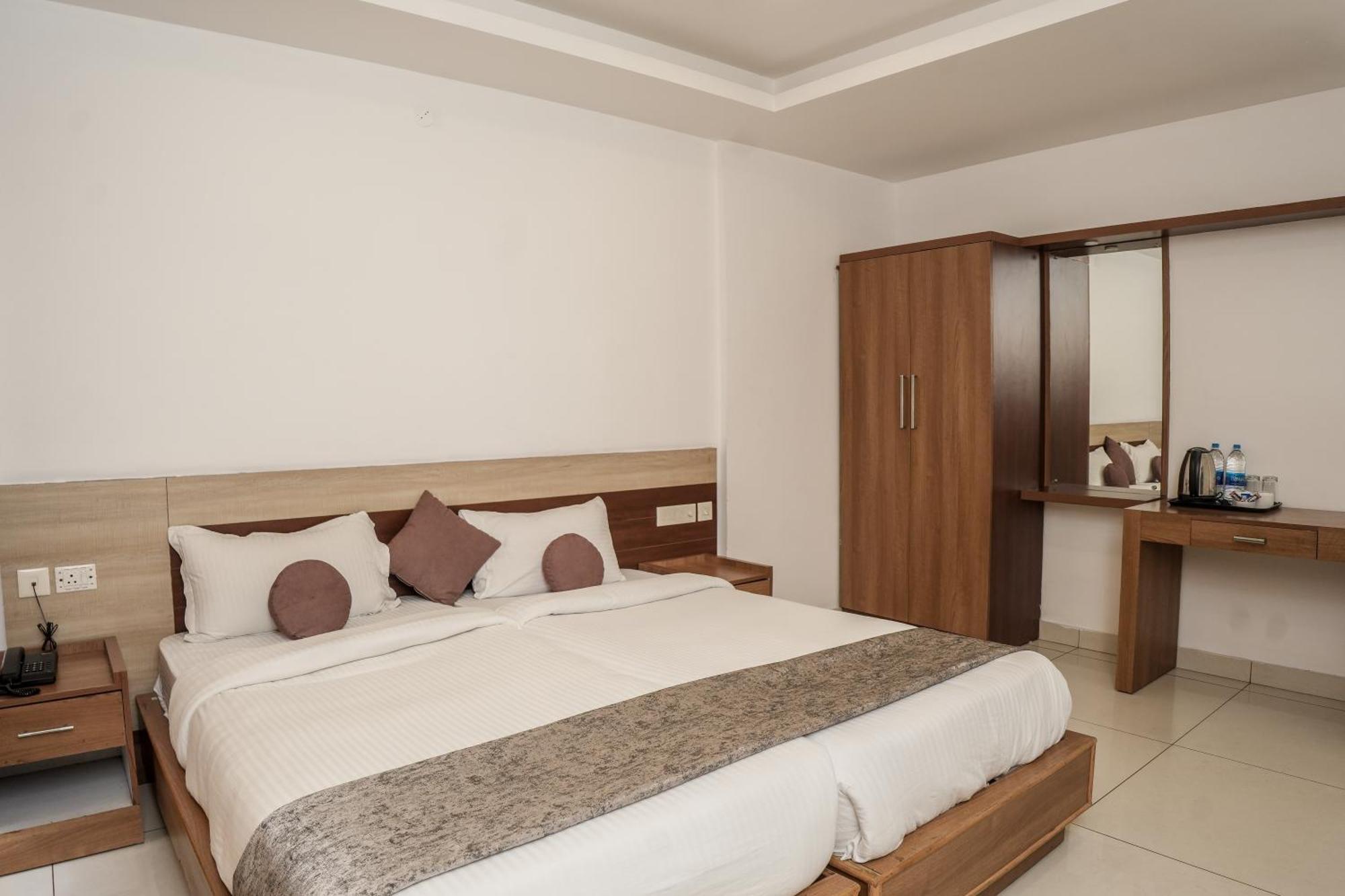 Hotel Lets Stay Kochi Exterior photo