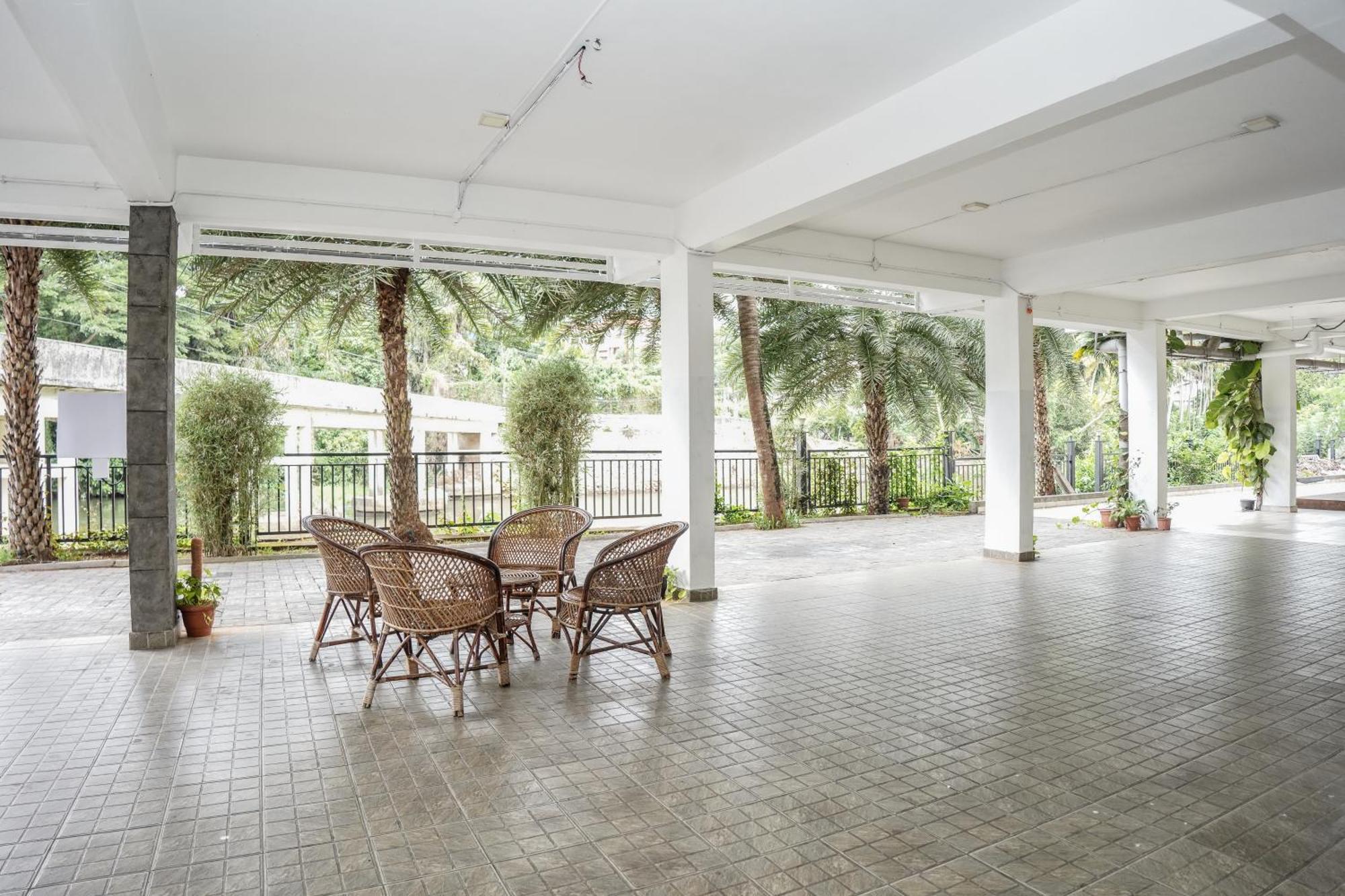 Hotel Lets Stay Kochi Exterior photo