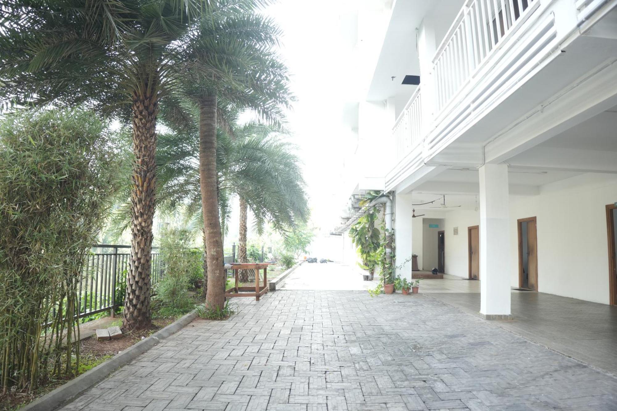 Hotel Lets Stay Kochi Exterior photo